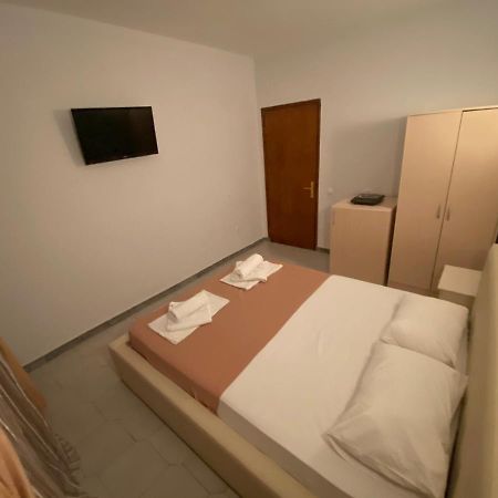Delfino Hotel Mola Kalyva Eksteriør bilde